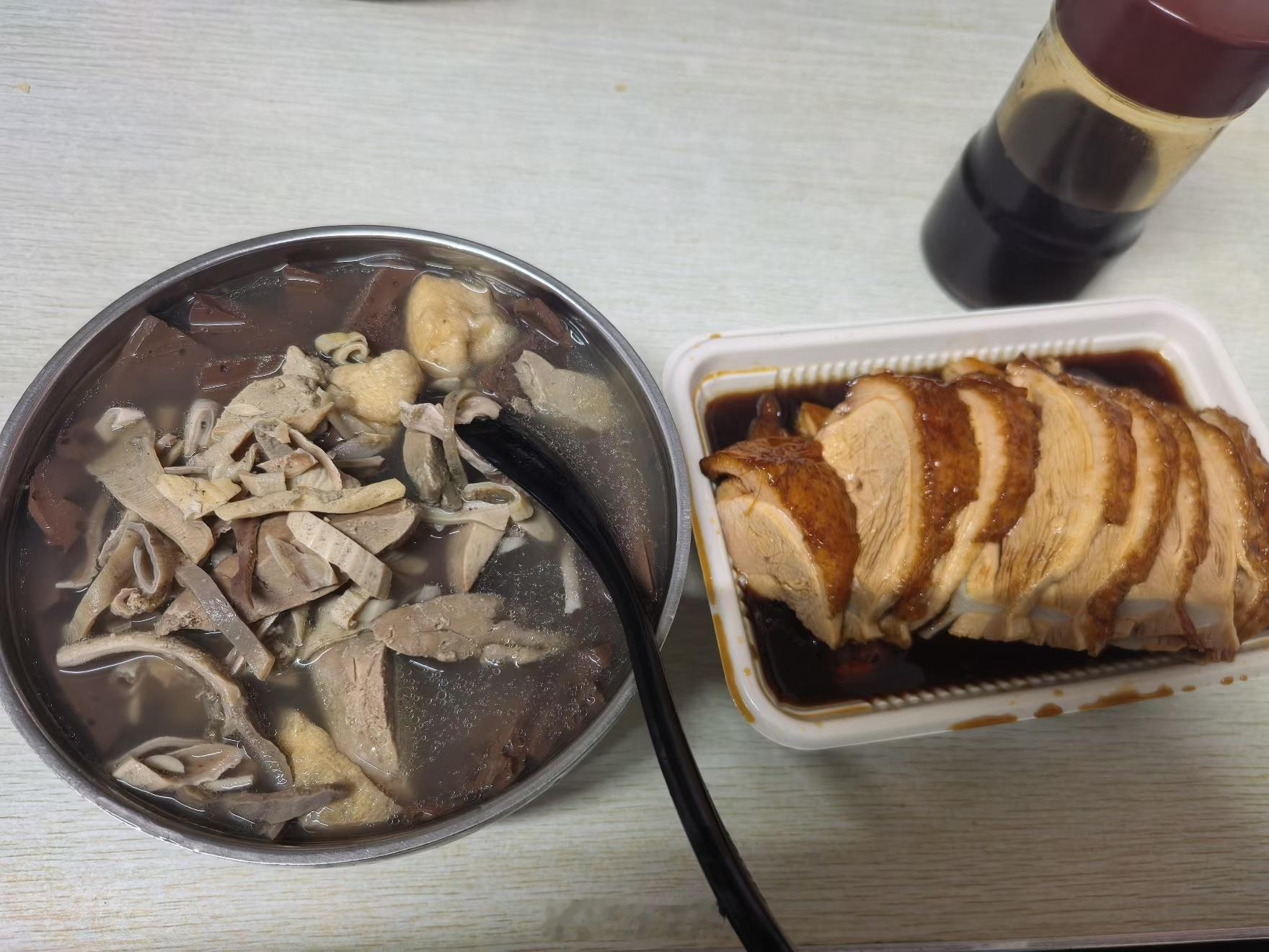 今天的午饭有点儿硬，南京人的标配之一不可辜负的美食