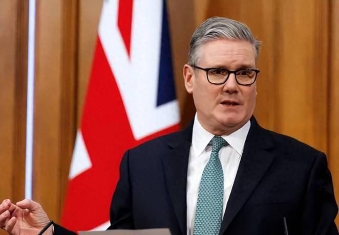 特朗普停火骗不了人！
伊朗扼守能源咽喉，英国战略转向暗藏反美伏笔？
 
当地时间