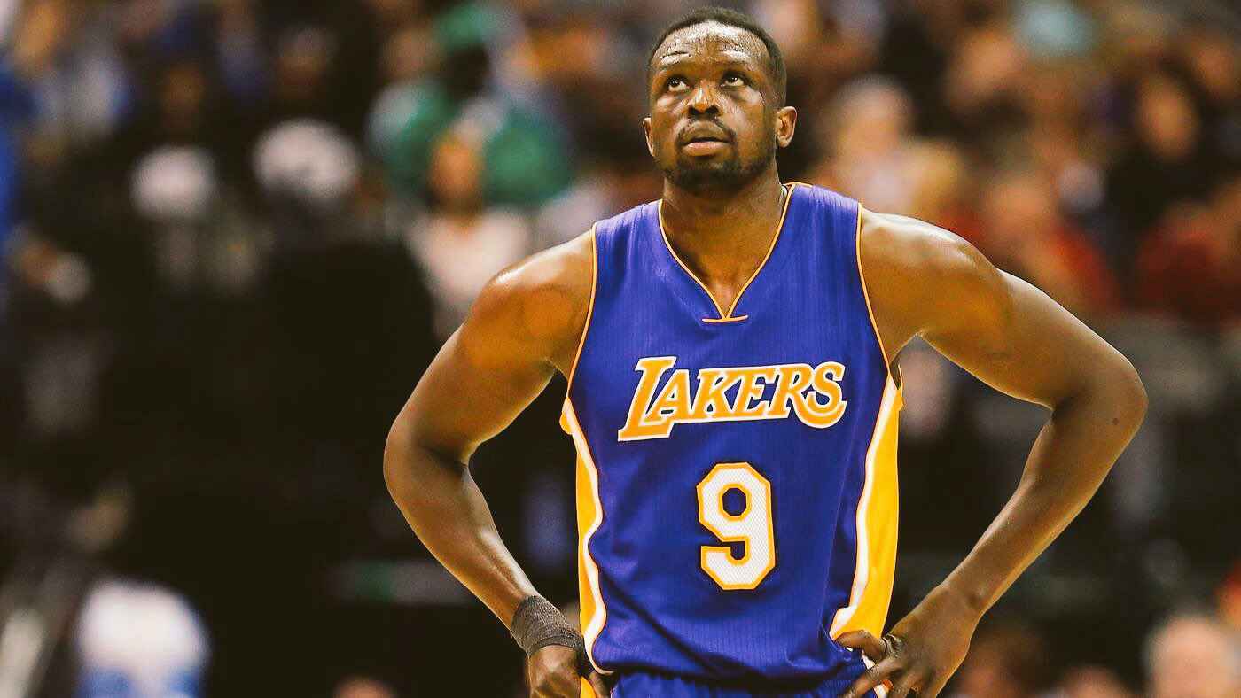 这是不是NBA十大最垃圾合同？想起罗尔邓，湖人球迷就一把辛酸泪！第十位：科林斯（