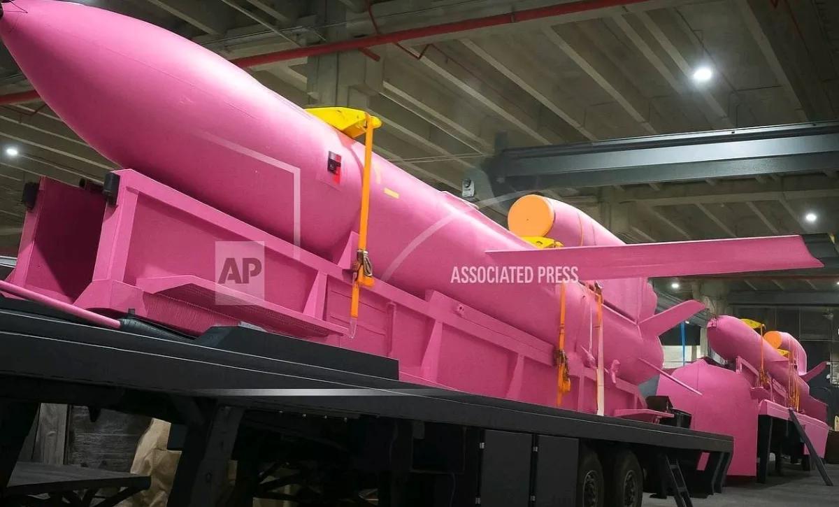 塔斯社报道，布良斯克州遭袭，已导致多人伤亡。

当地时间10日，布良斯克州州长博