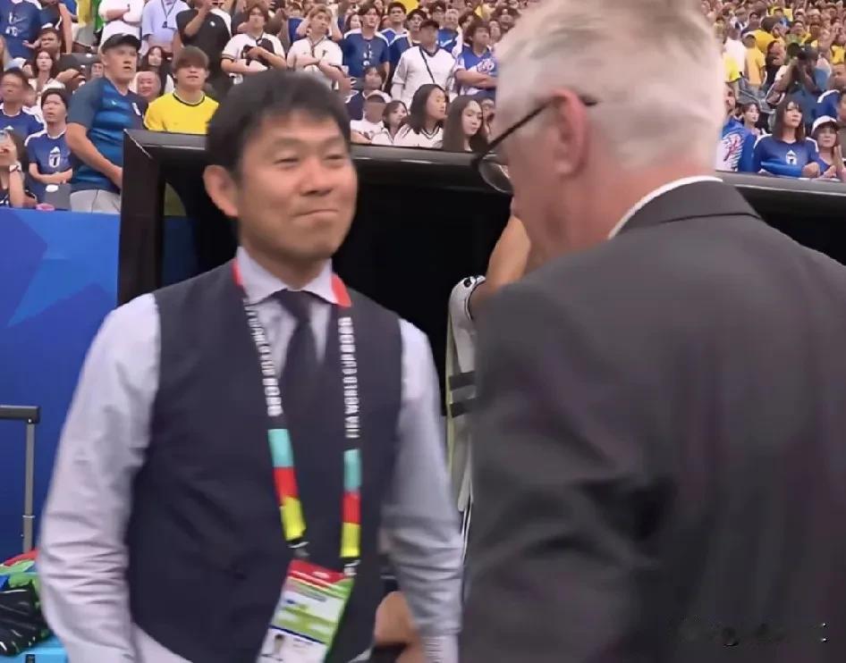 日本队主教练森保一赛前高喊本届美加墨世界杯的目标是夺取世界杯冠军，但是事实上，口