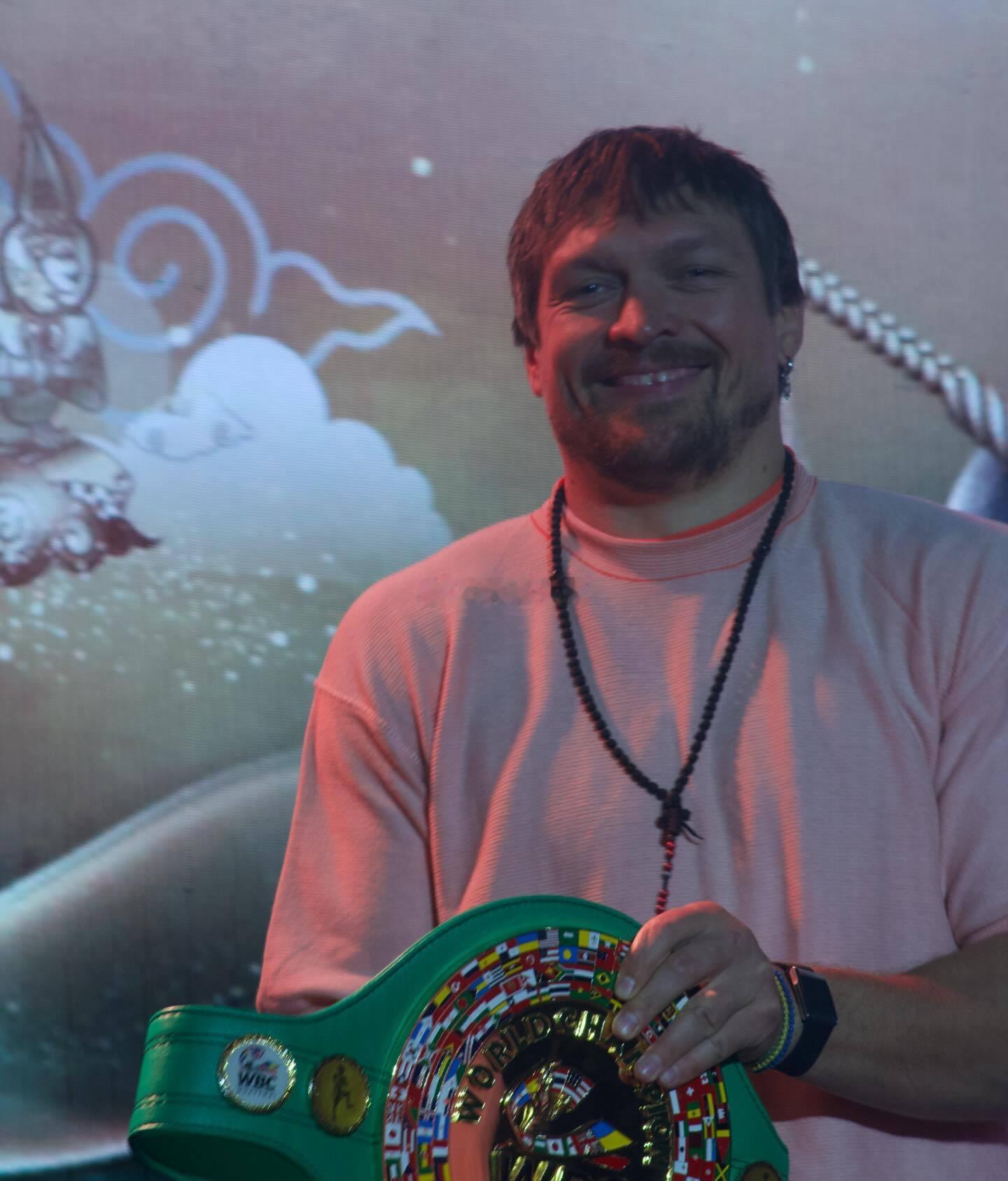 拳坛速递 👑 奥莱克桑德-乌西克Oleksandr Usyk 作为WBC重量级