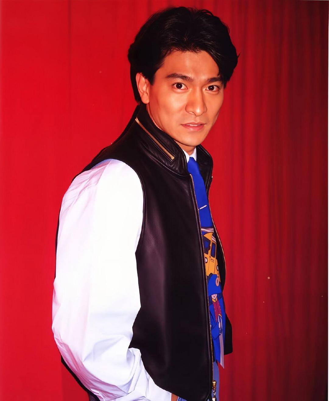 刘德华的绅士感不靠衣服刘德华穿搭松弛感 他身上的从容不是装出来的，是对自己的笃定
