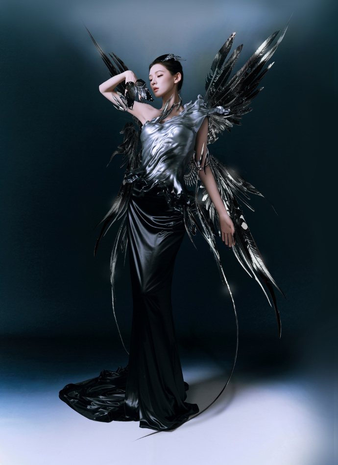 张予曦有种末日战神的感觉 