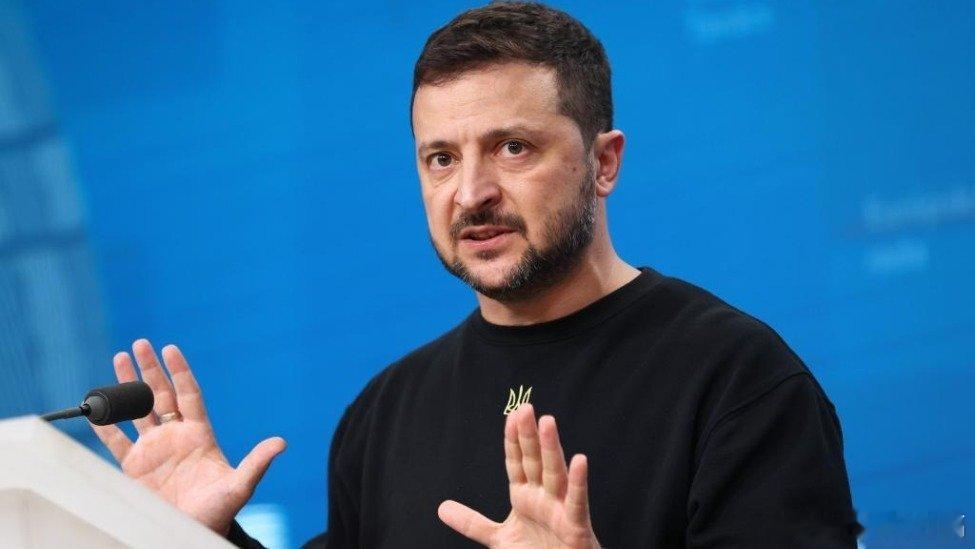 凤凰新闻【顿巴斯 “自由经济区”方案或可行？泽连斯基：协议有望数日内敲定】据美联