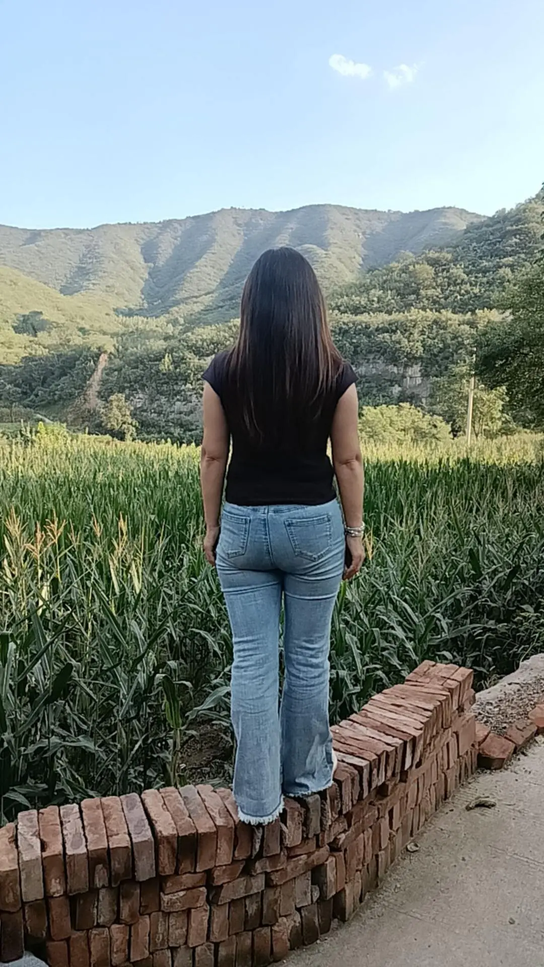 思而不语，念而不忘，想而不见，爱而不得，情若能自控，要心有何用。