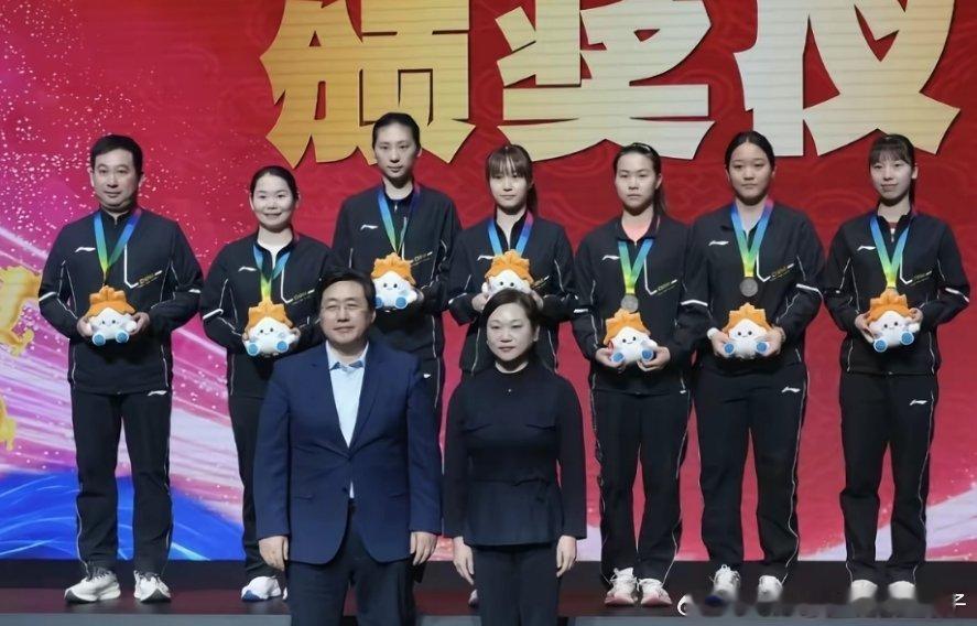 刘炜珊：又一年🤔希望2️⃣0️⃣2️⃣6️⃣是个不平凡的一年🥳 