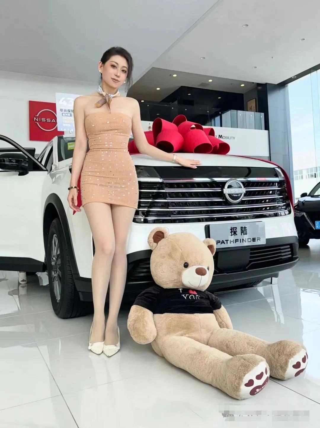 精品车模的业余美好生活！#极品車模# #车模小马苏# #美女魅力有多大# #完美