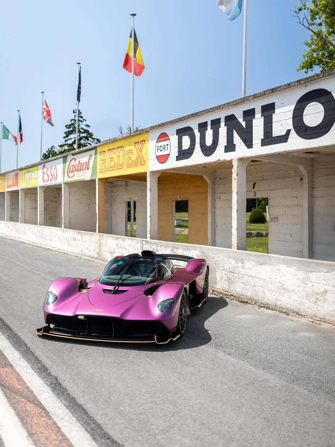 AstonMartin Valkyrie Spider ​​​