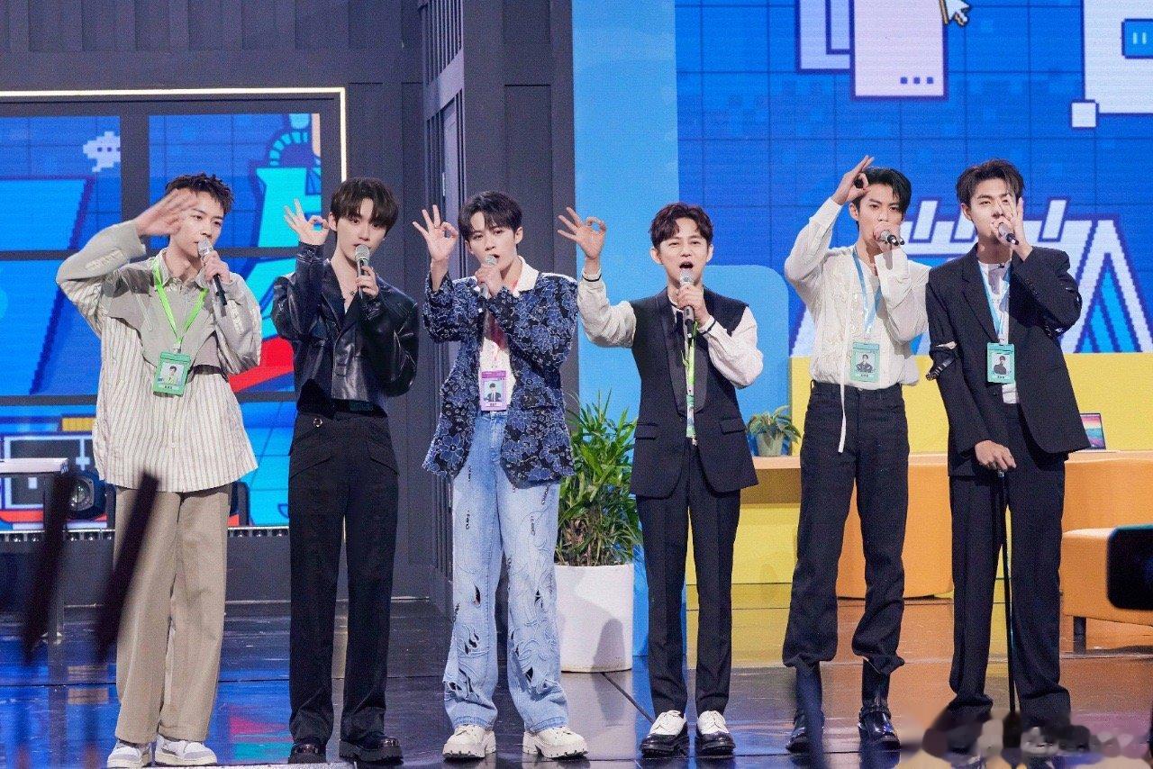 #新浪娱乐[超话]##好六街男友VS长相思男友##你好星期六的长相思剧组# 咱就