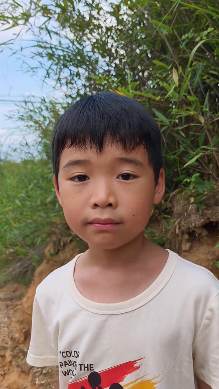 心狠觉醒。
你什么时候开始变得心狠，人生才能够风生水起。心狠是一种极其稀缺的价值