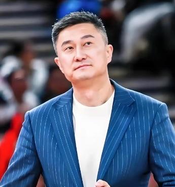 不是胡明轩，也不是张皓嘉，有1人要为广东队输球负责！
 
杰曼最后时刻的一记三分