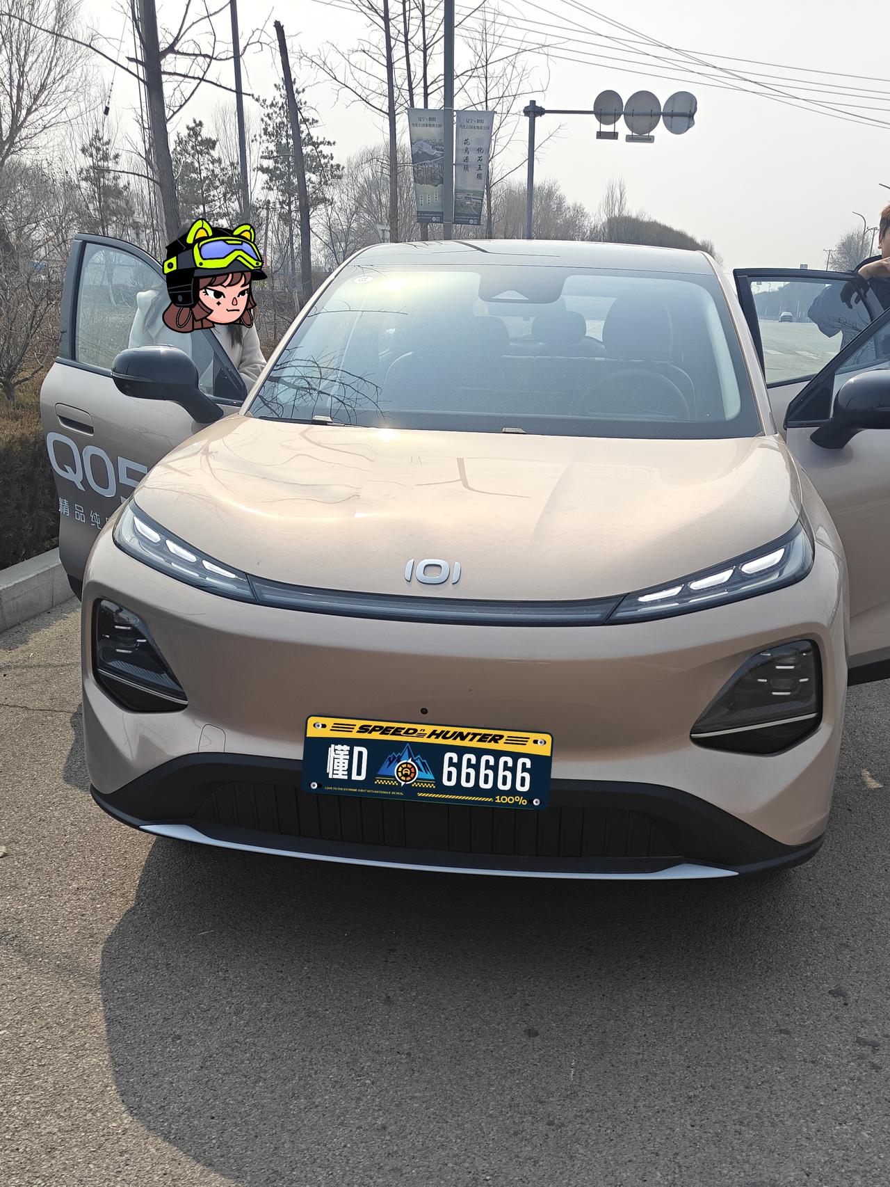 到市区办事路过起源4S店，本来也挺对Q05比较感兴趣，所以趁着店里人不多就办了试