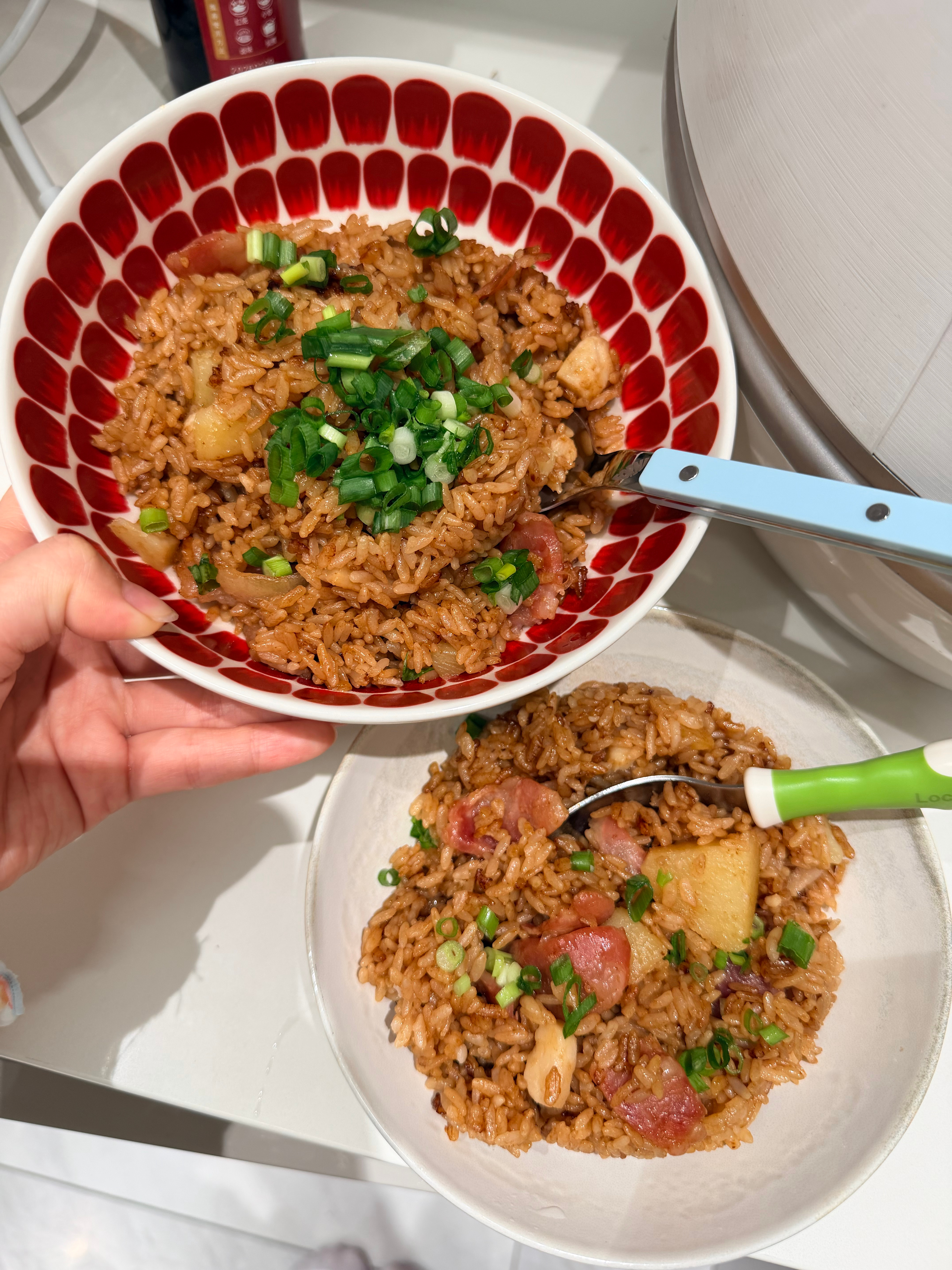 宵夜完了看漫剧 爽歪歪香肠芋头土豆焖饭 美味 ​​​