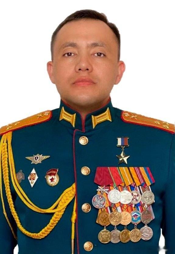 俄罗斯军官在俄罗斯军营被人安置炸药后炸死。 