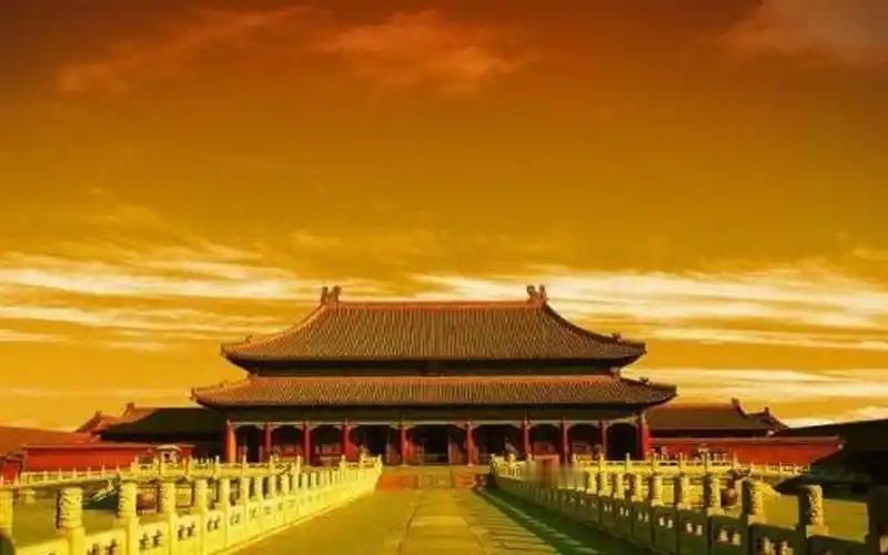 当我们回望中国古代都城体系，隋唐的 “三京制” 一直是绕不开的话题，东京洛阳繁华