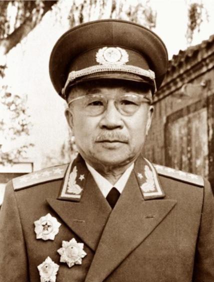 张云逸写信给儿子张光东时，开头直接称“同志”，张光东感慨：父亲怎么不认我身份了？