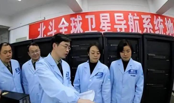 性能狂飙1000倍，中国北斗被某国电磁干扰，他成功破解助北斗建成，2007年四月