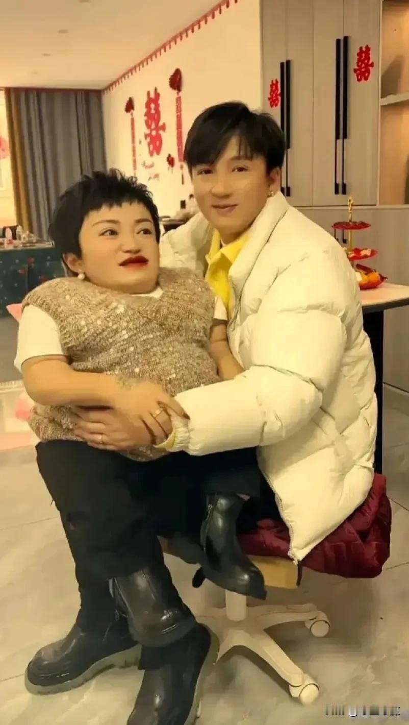 #我来唠家常#
喜梅 : 大双你爱我吗？
大双 : 爱啊。
喜梅 : 你爱我什么