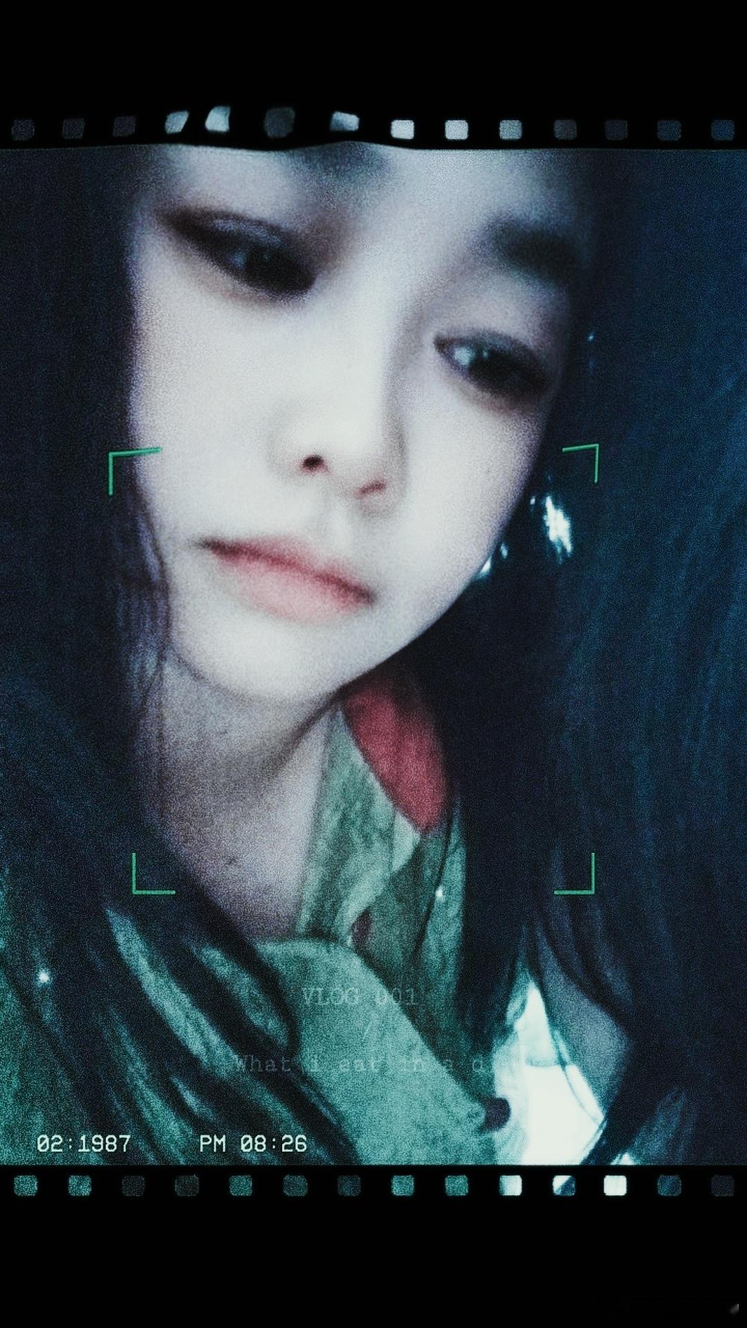 人生如井，心口朝天，内里渊如底.........“看山是山，看水是水”“看山不是