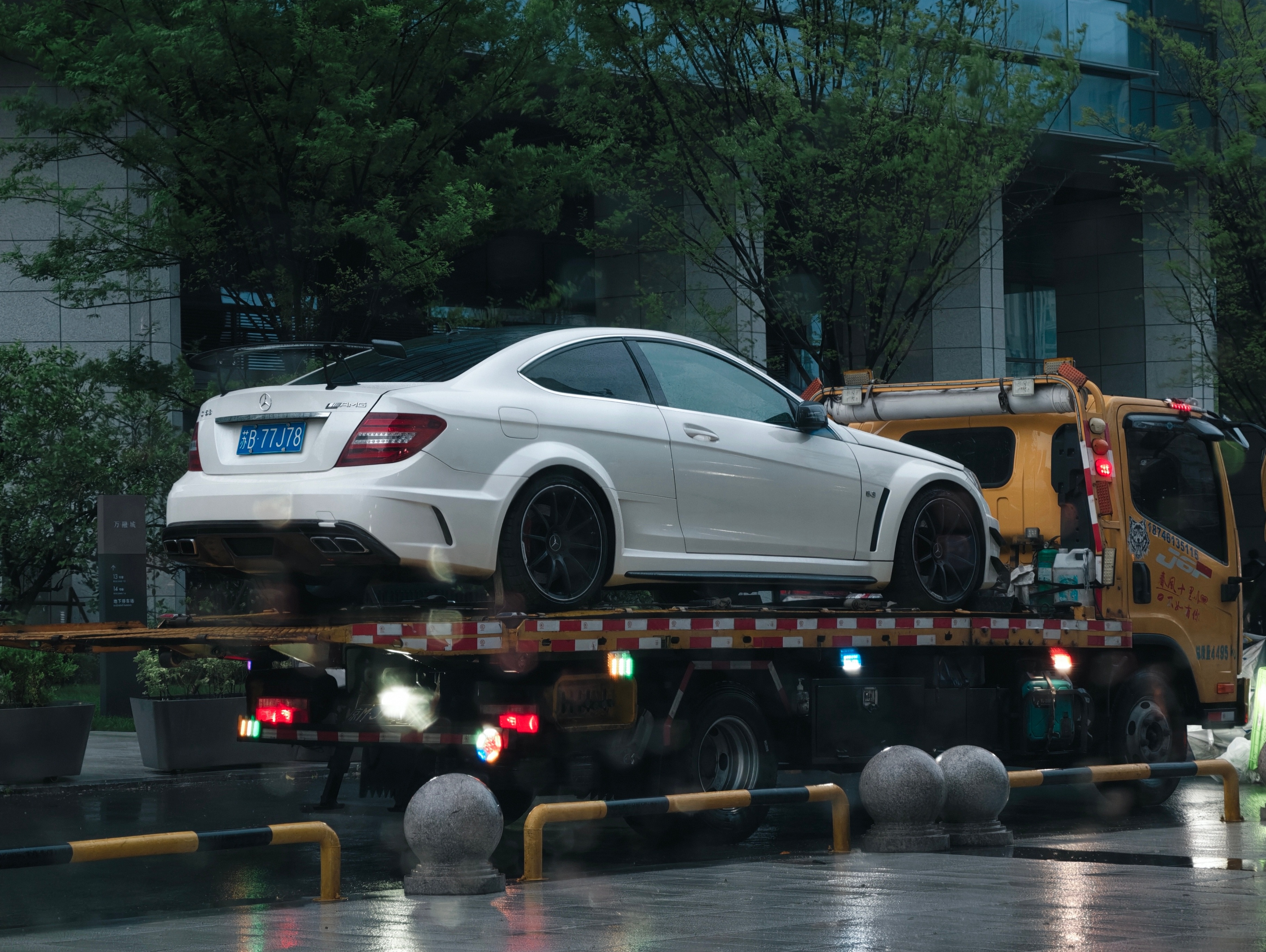 X300U拍车不错，随手拍C63 AMG BLACK SERIES，直出图 