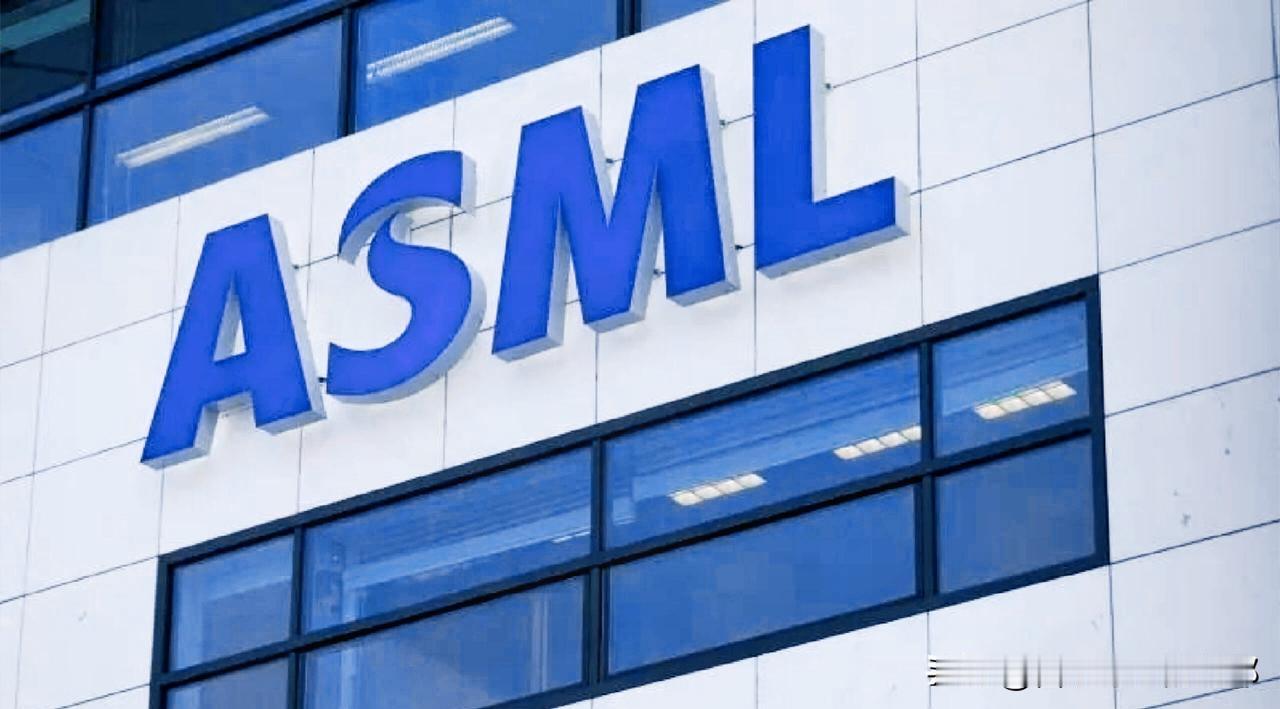 阿斯麦裁员1700人？
别瞎猜是行业寒冬，这是巨头掐尖高端的狠招！
 
谁告诉你