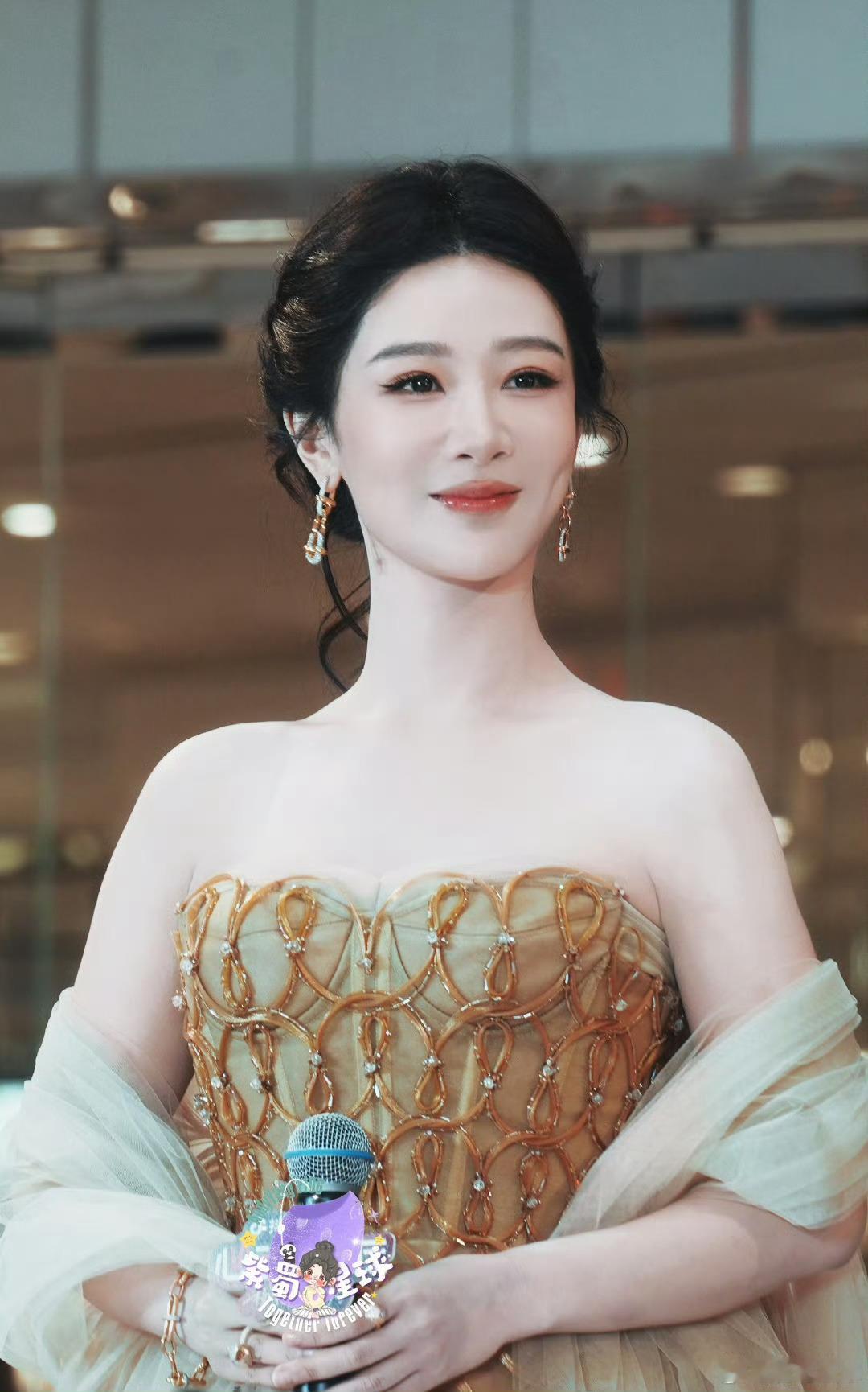 杨紫  宝宝你是行走的多巴胺 