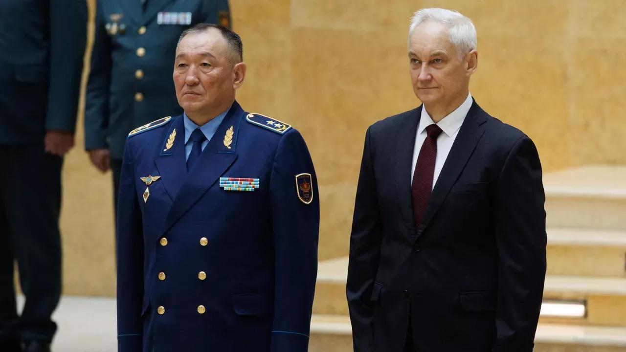 俄罗斯国防部长别洛乌索夫表示，俄罗斯与哈萨克斯坦在军事领域的合作是保障中亚地区稳