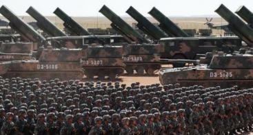 美国现在担心的不是中国迎头超越，而是中国选了一条与美国完全相反的道路。现在的中国