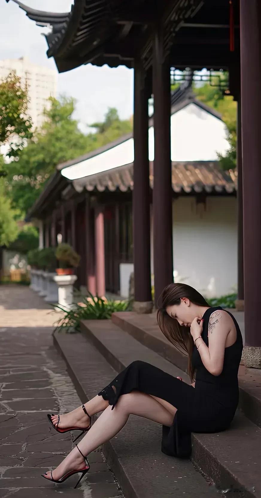 银杏林里，与你的邂逅。银为有你，三生有杏