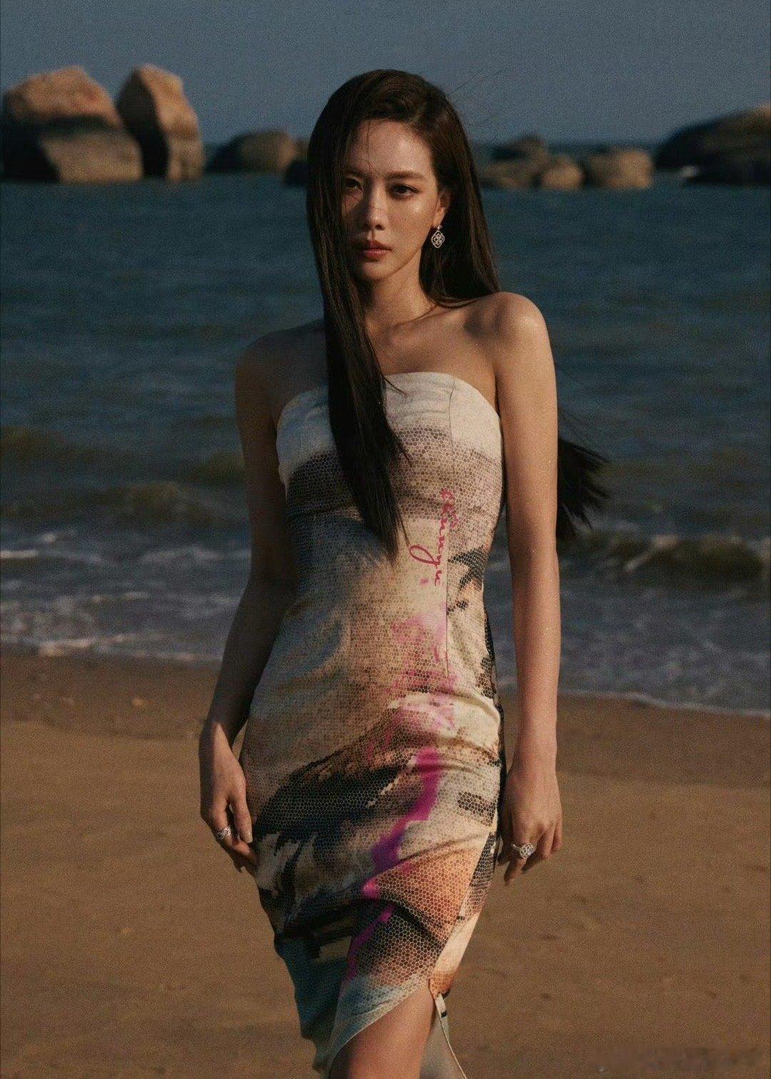 让王霏霏唱高能量进行曲的人是天才王霏霏的《高能量进行曲》真的绝了！听着仿佛打了鸡