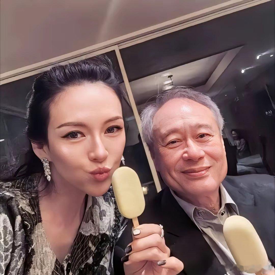 章子怡只有在他面前才能回归“小姑娘”的状态吧？章子怡很少有这种“自然放松”的心态