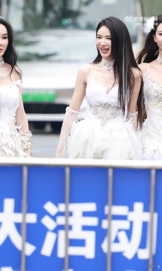 代斯浪姐解压四件套乘风2026随性松弛的日常状态，看着就让人觉得舒心 