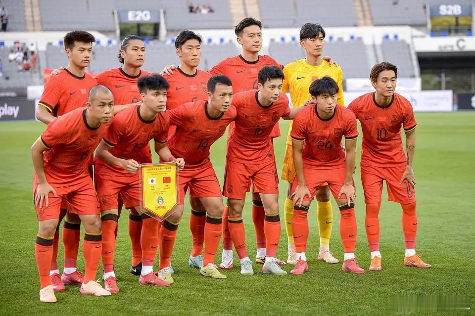 据《北青体育》消息，有国脚在对阵日本赛后坦言，日本球员停球、转身、射门衔接速度之