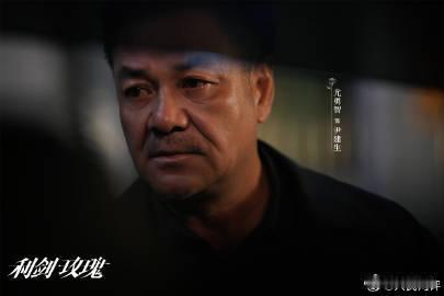 人民网评利剑玫瑰 人民网认可的现实力量！《利剑·玫瑰》跳出传统刑侦套路，多视角展