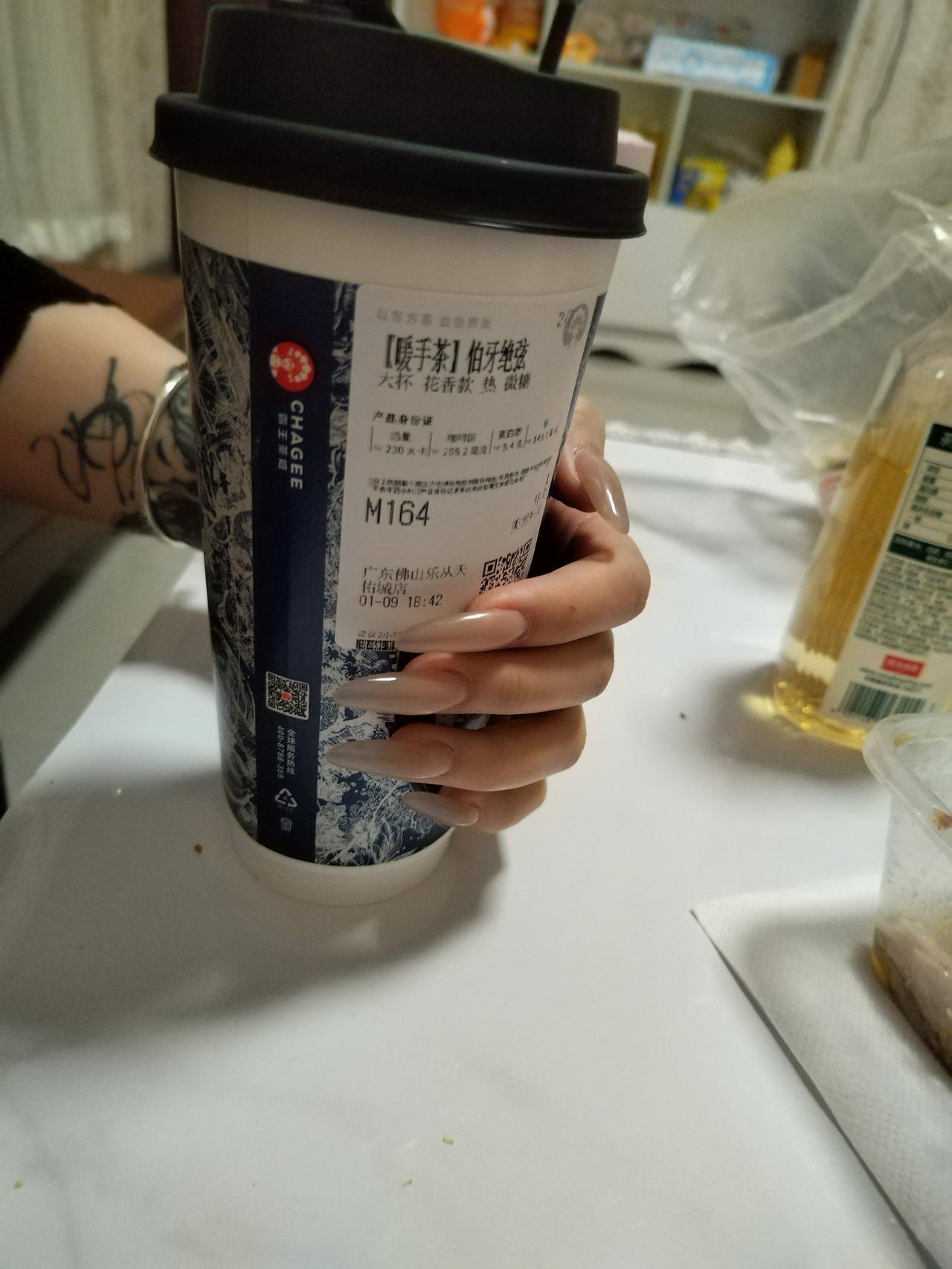 人这一生，往往不是败给困境，而是困在自己的执念里。有时候短短一句话，就能瞬间点醒