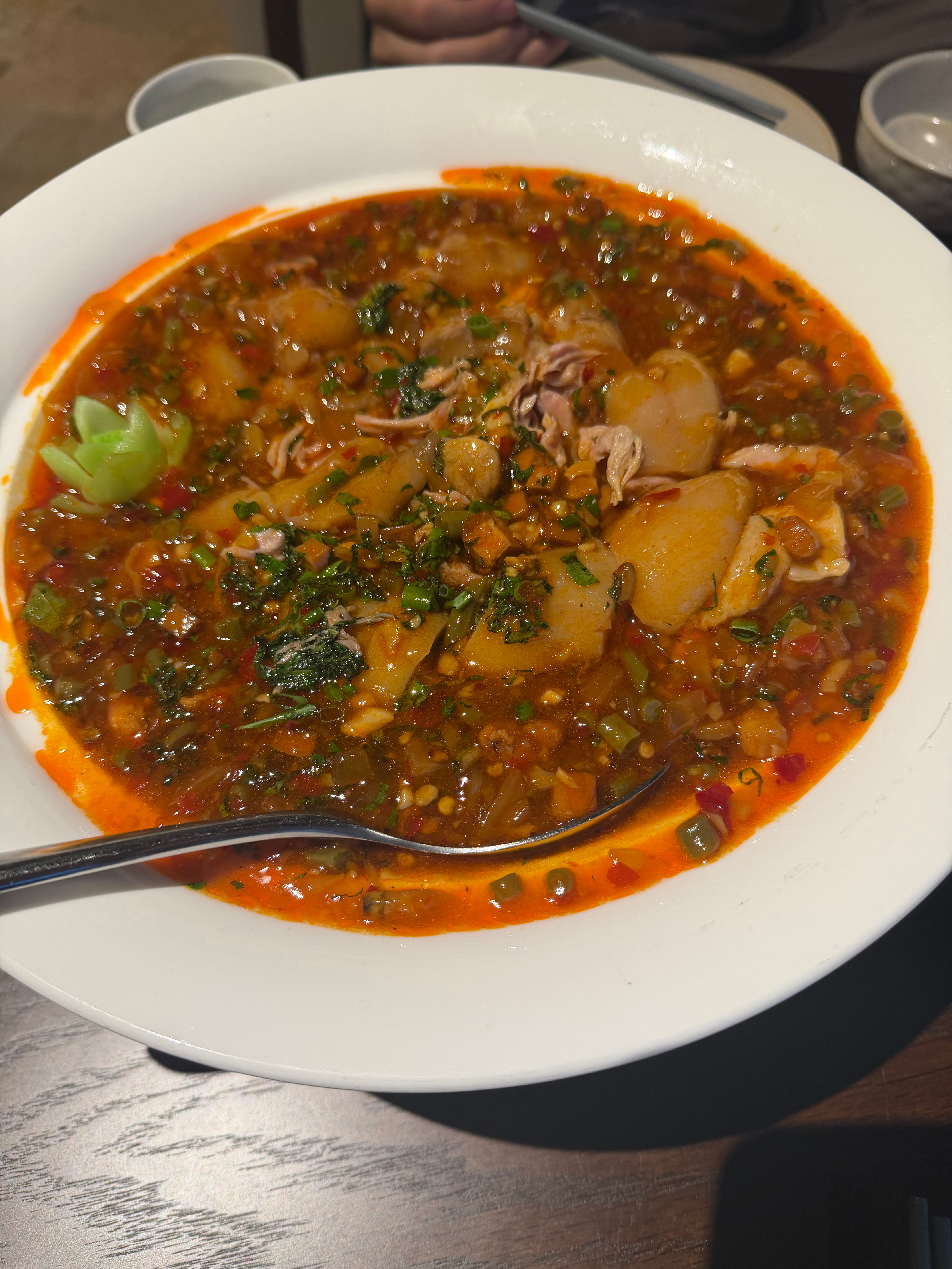 一下班就来疯狂撕咬食物😋😋 