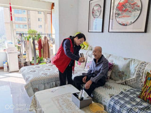 【文明实践在城关·保障老年人养老金按时足额发放】东岗街道店子街村社区：上门认证暖桑榆 贴心服务护民利
