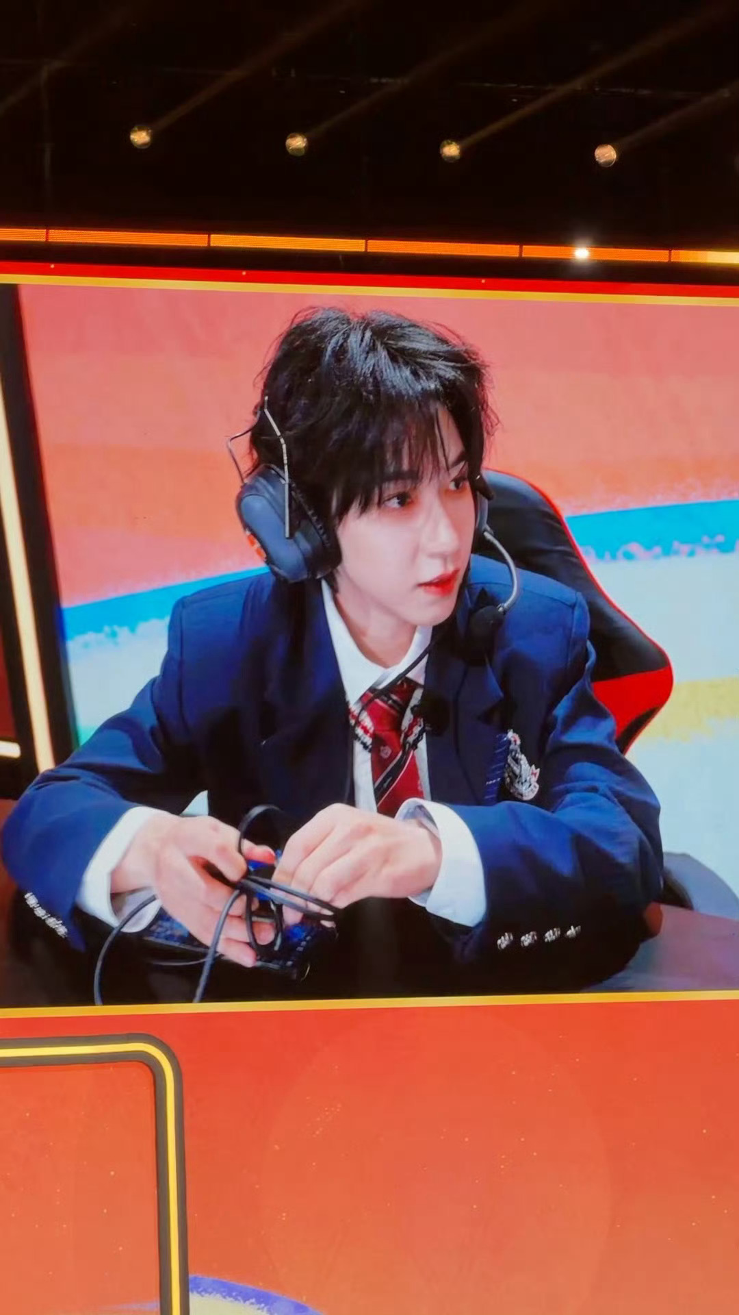 大屏上的时代少年团王者荣耀马年全明星表演赛