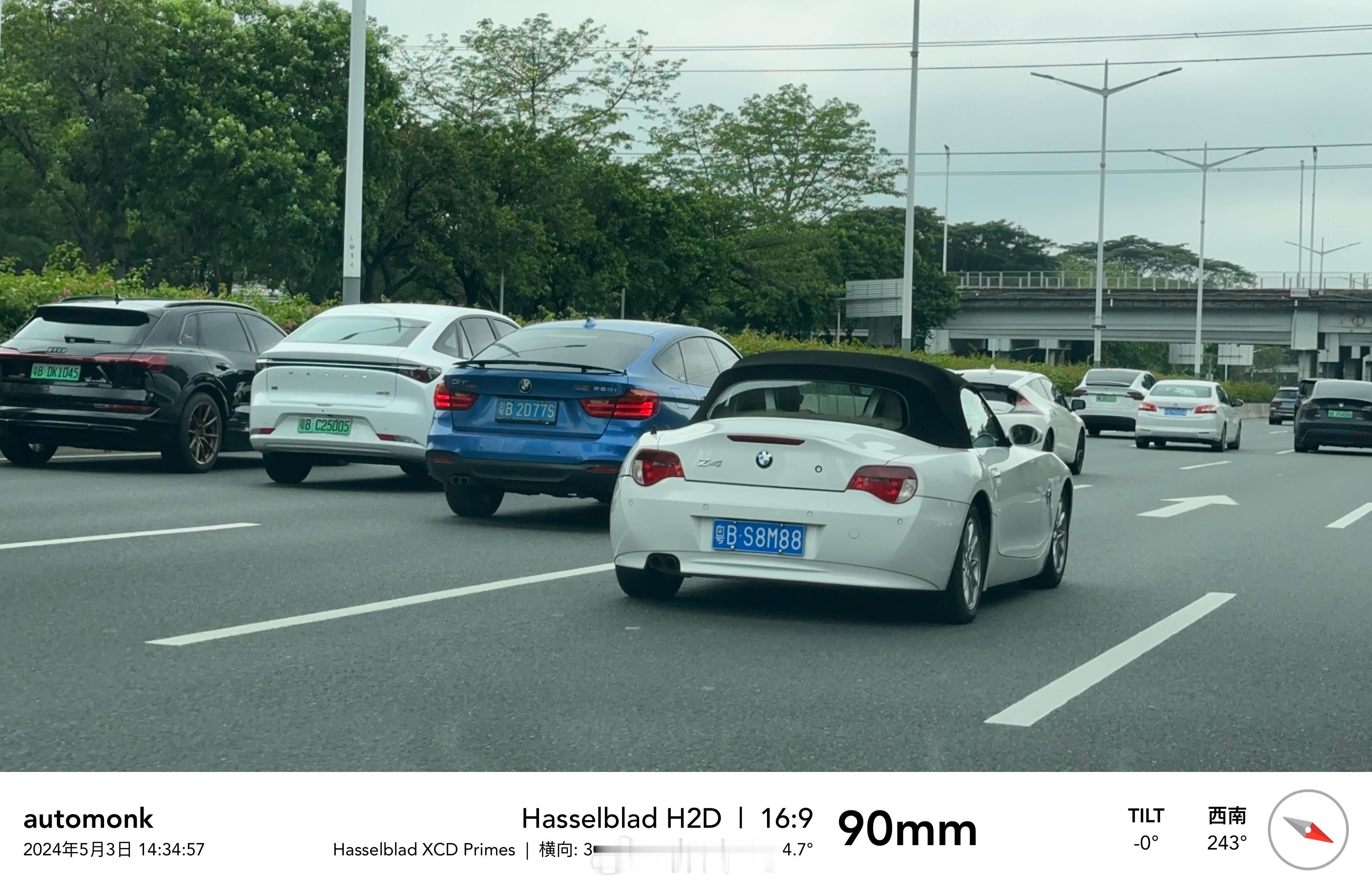 路遇后期款的E85 Z4 2.5si，特意跟了好久，真好看，美中不足是轮圈，而且