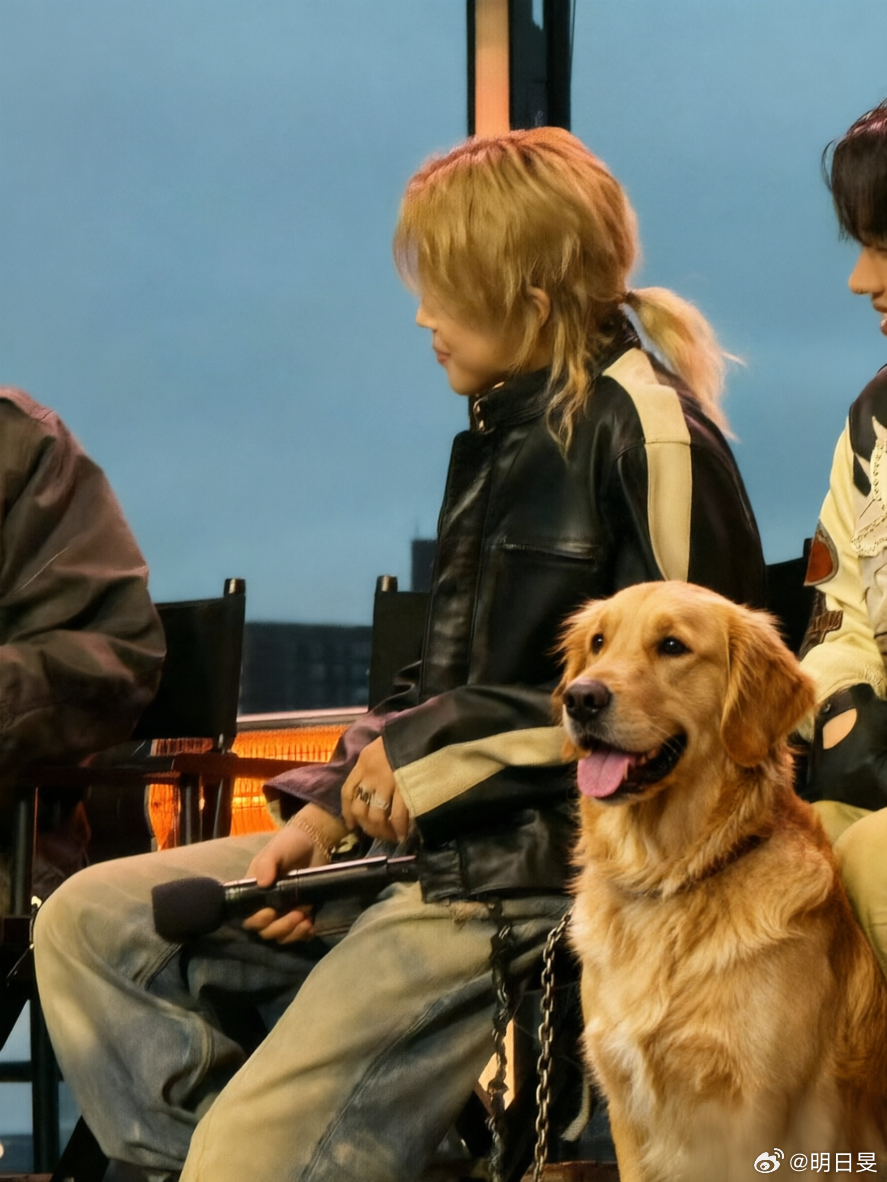 旻旻，你上班忘记栓我了呀🥺 