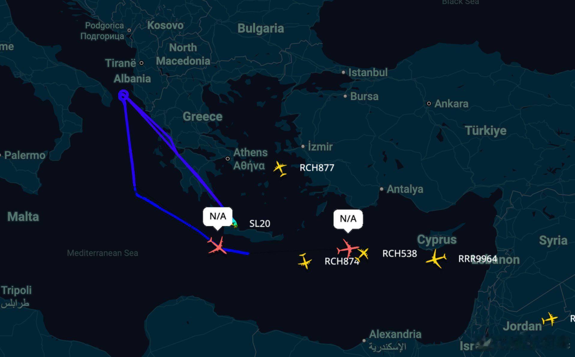有消息称，目前有36架F-16和12架F-22正在集结，即将启程前往中东地区。其