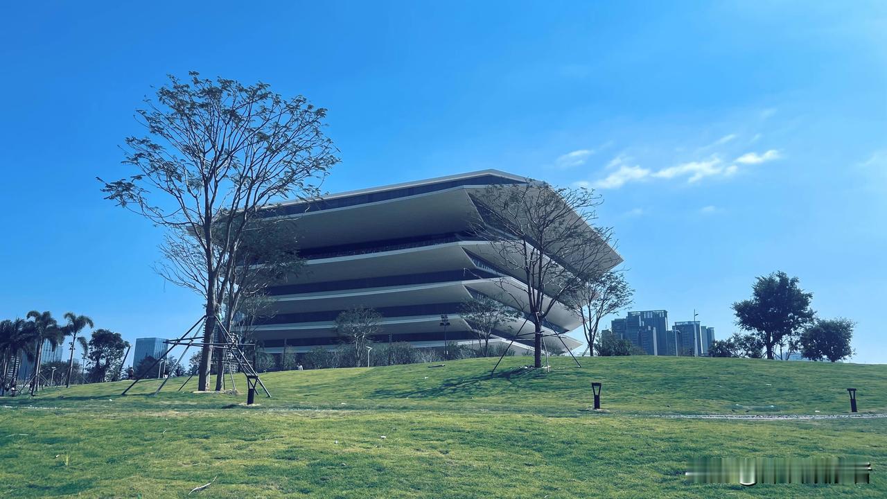 太深奥了！几人读懂了院士何镜堂先生设计深圳前海博物馆的寓意？它自带光环，选址得天