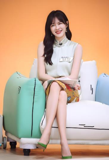 李艾谈5000多米海拔上厕所经历 李艾在节目里谈到曾经在海拔5000多米上厕所，