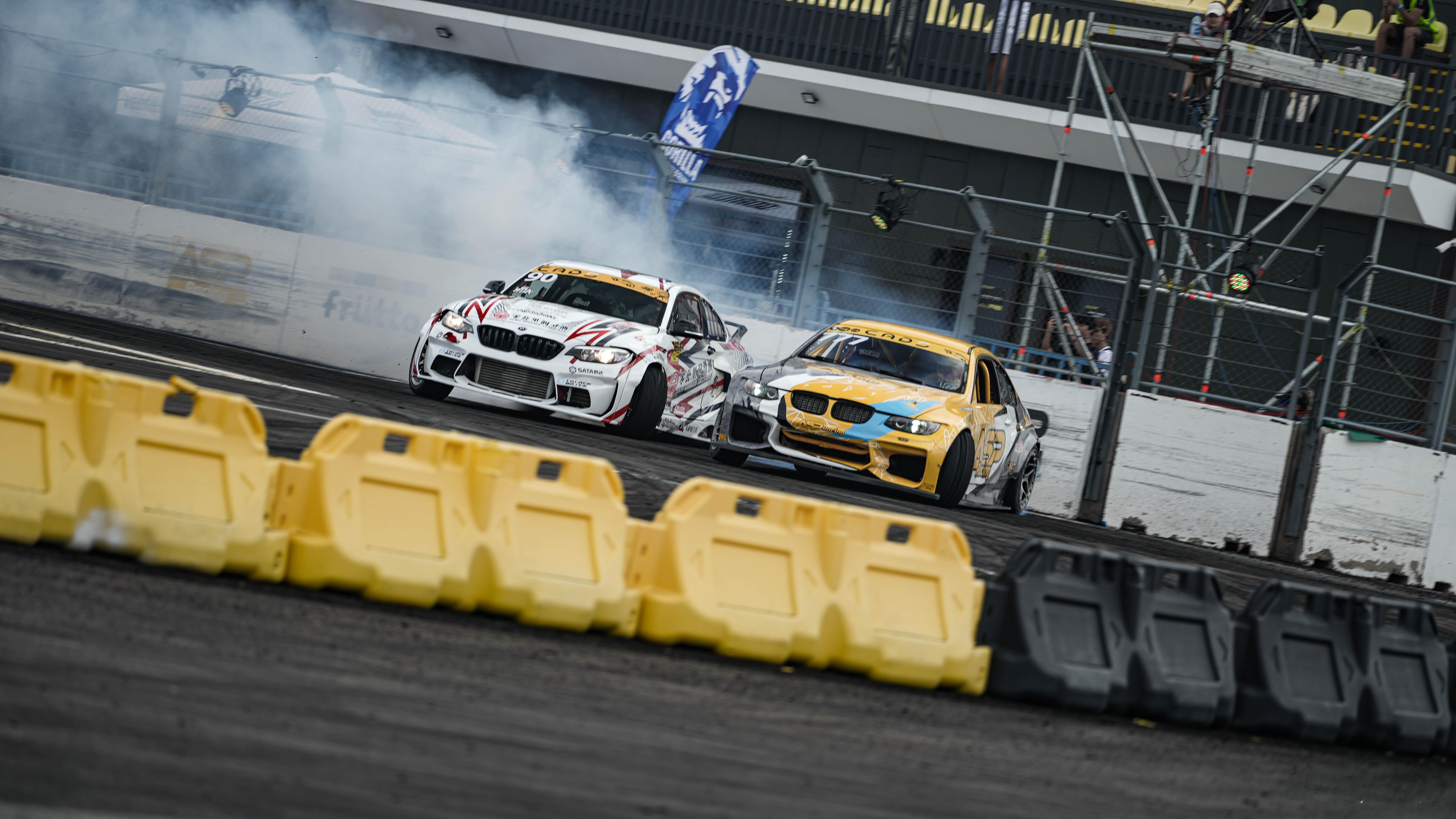 ZM RACING首次出征海外，过程有很多的困难，零公里机械师突破万难，最终我们