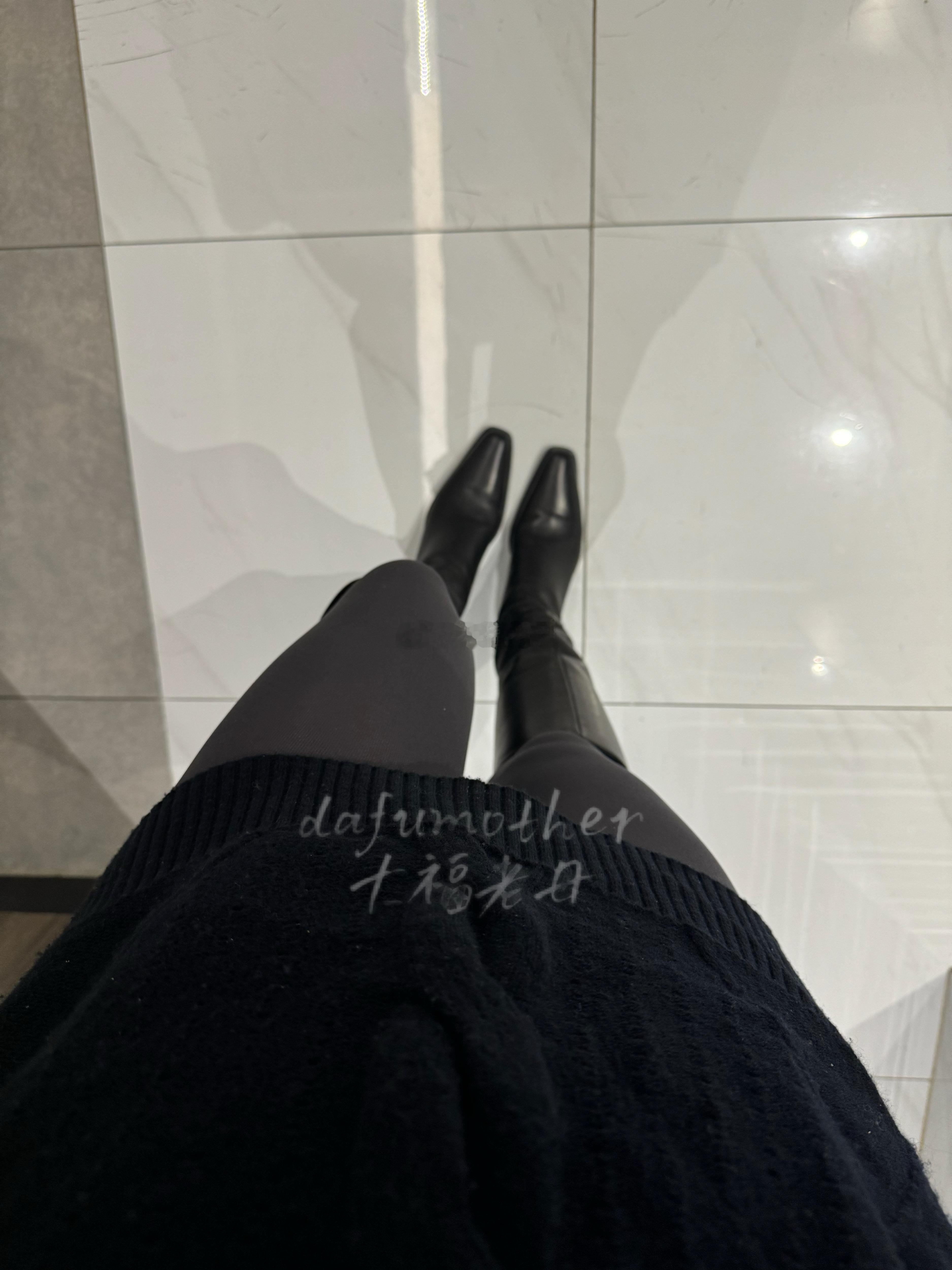 今天穿厚灰跳舞了💃热惨 下次还是换薄的 ​​​