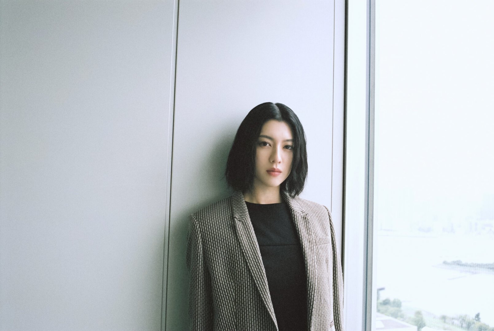 日娱新闻  三吉彩花  三吉彩花  日媒《Bezzy》美图 