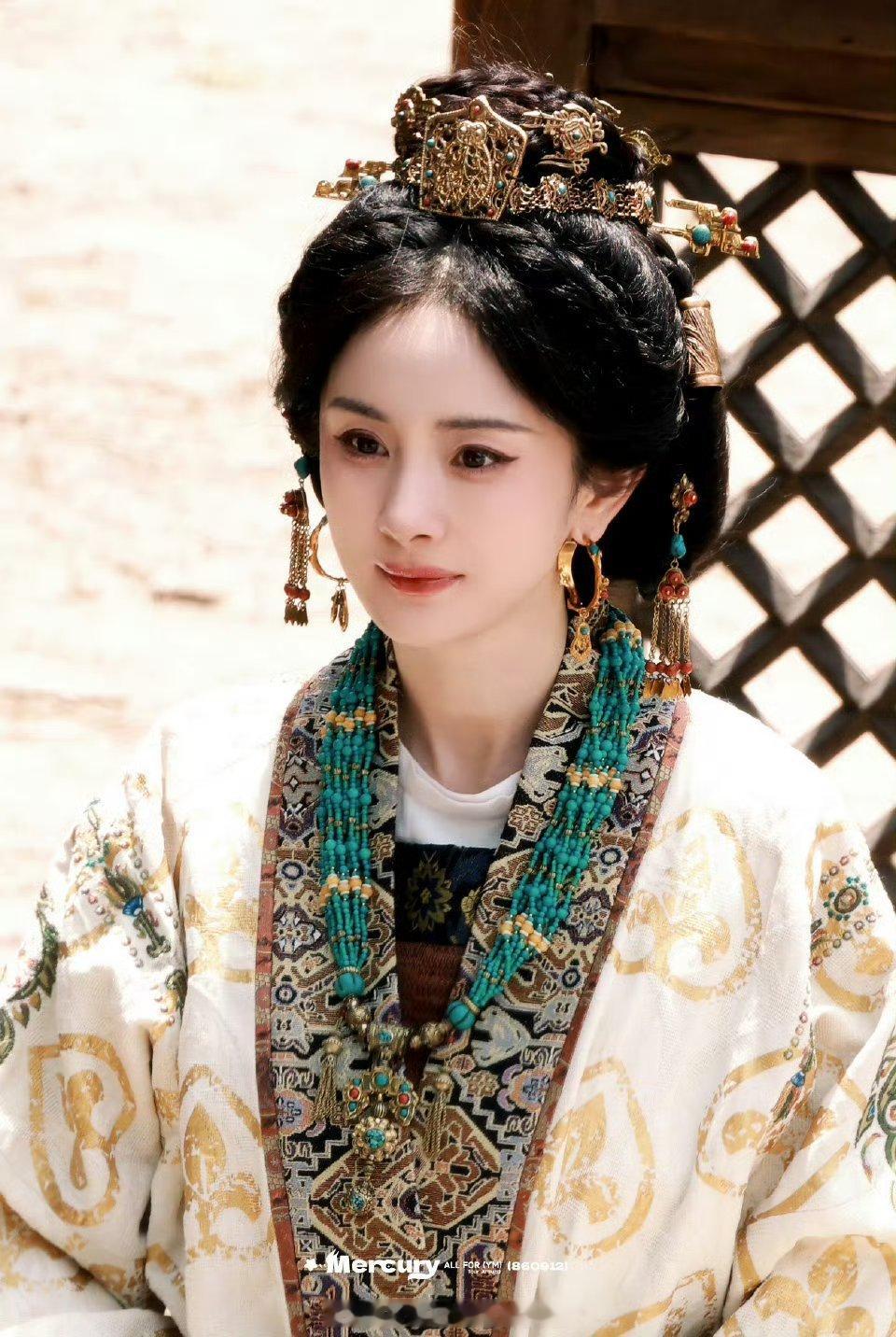 杨幂《江山大同》新造型路透，很大气的一套造型 杨幂冯太后盘发造型路透 江山大同