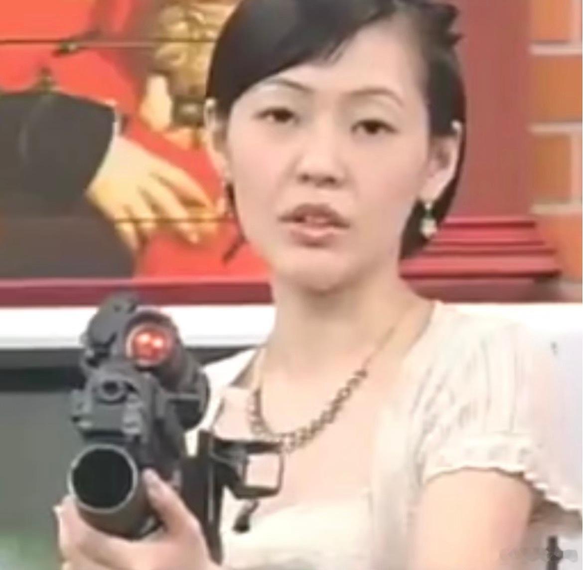 小S失去能理解她幽默感的时代康熙刚火时我还不太理解，甚至愚昧地觉得美女才能火，等