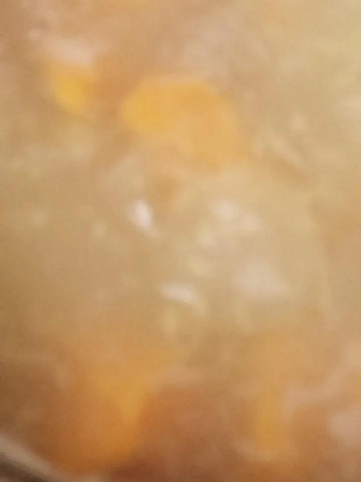 早餐配备：大米、小黄米、地瓜、山药熬制的粥，营养美味。